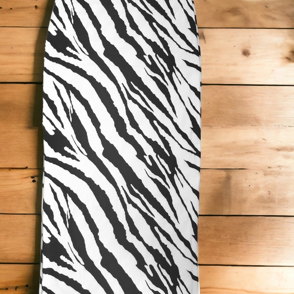 2 Piece Skirt Set New - Picture 2 of 3